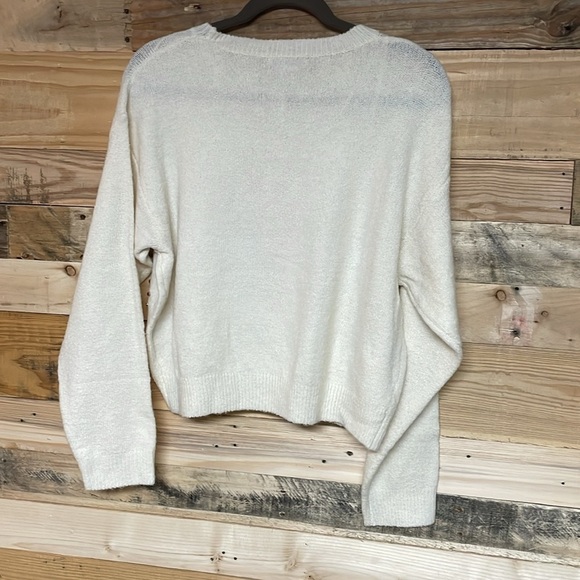 Love Tree Heart Embellished Size Medium White With Red Gemstone Crewneck Sweater - Picture 8 of 8